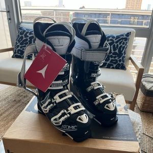 Atomic Hawx 80 Women’s Ski Boot Size 24.5 (Women’s 6.5) - Brand New with Tags